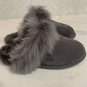 COPY - Ugg scuff sis slippers